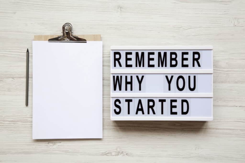 Comment Entreprendre avec Succès : Découvrez les 5 + 1 étapes pour Devenir Entrepreneur 2 remember why you started words on lightbox noti 2022 12 22 17 36 29 utc